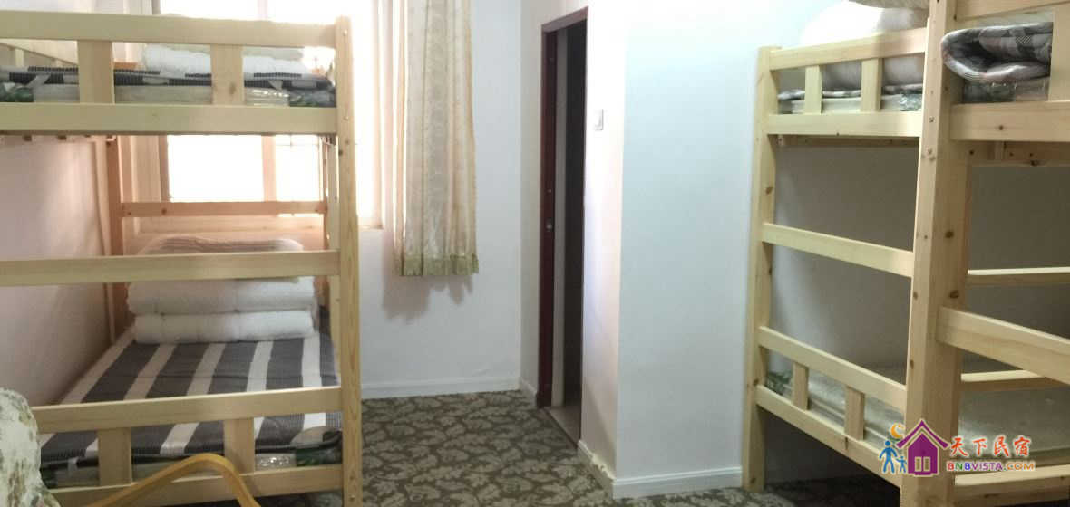 独卫女生四人间(床位)