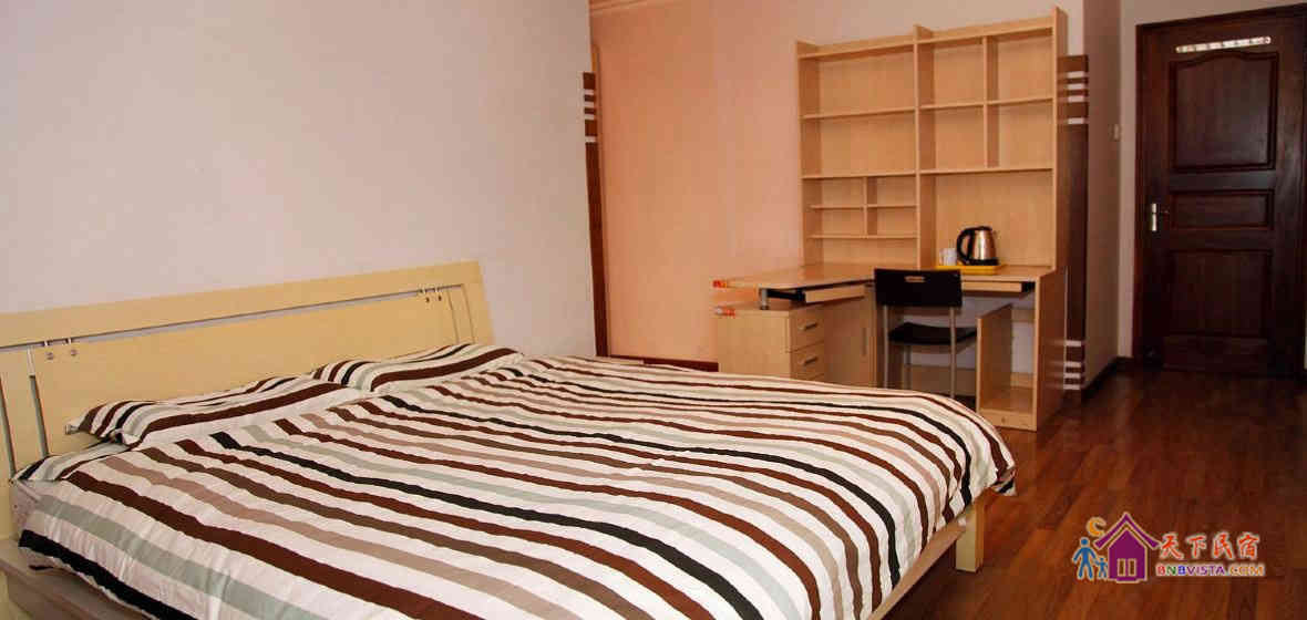 豪华大床房(公共卫浴)