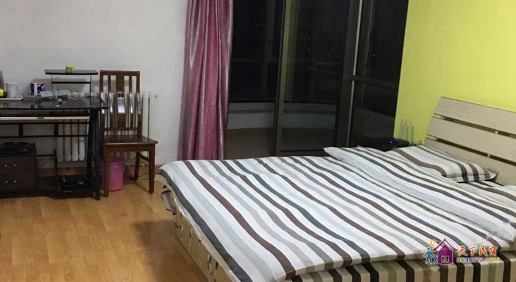 主卧大床房(公用卫浴)