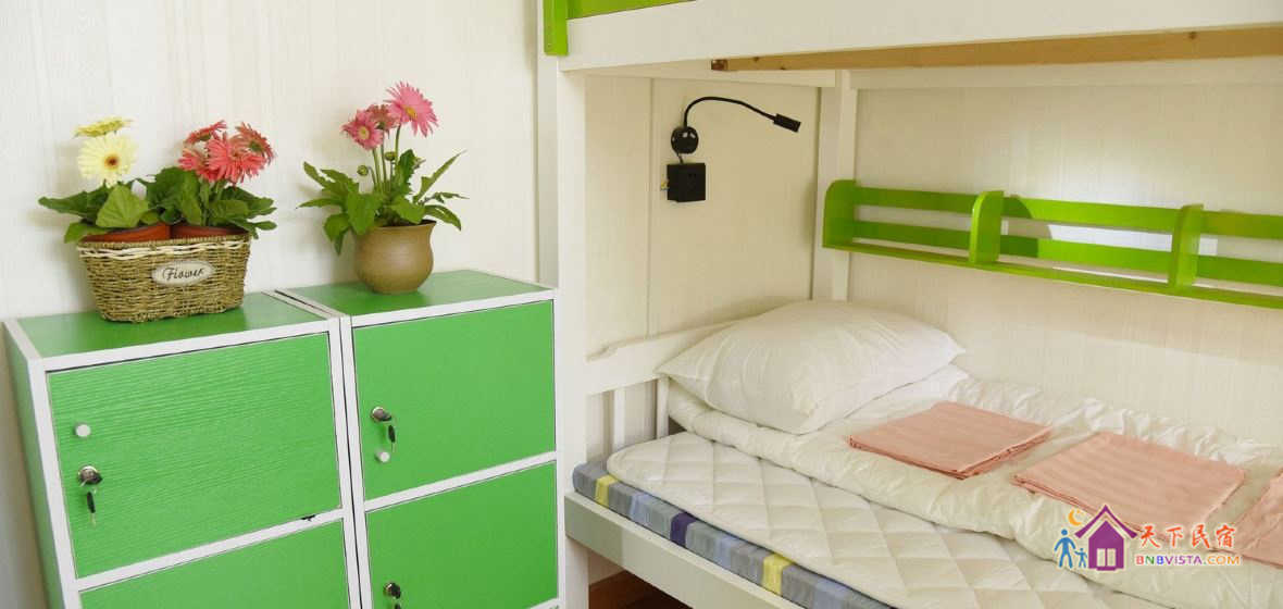 希翼之星女生六人床位间