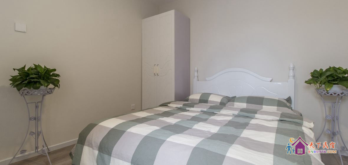 舒适大床房(公共卫浴)