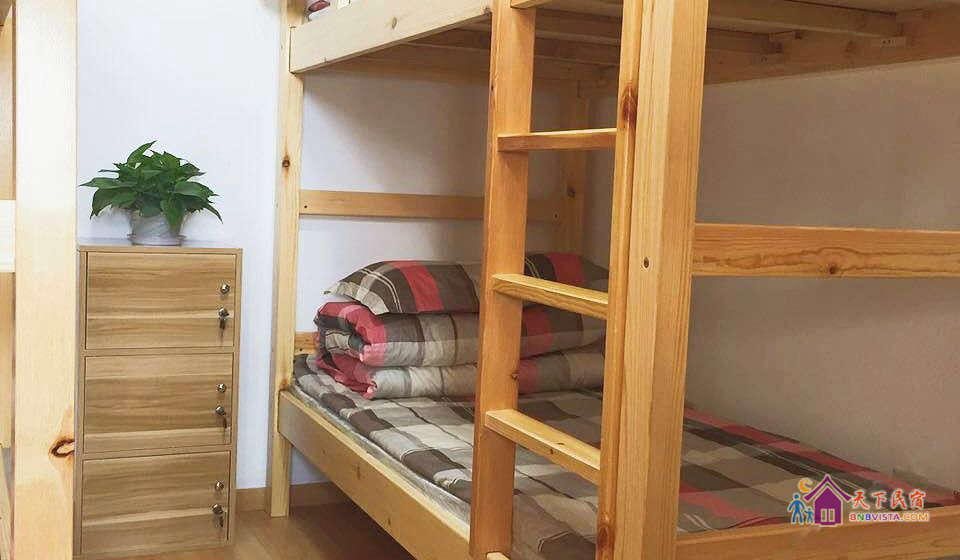 四人间(床位)(公共卫浴)