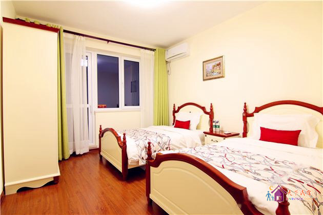 豪华庭院两居家庭叠墅