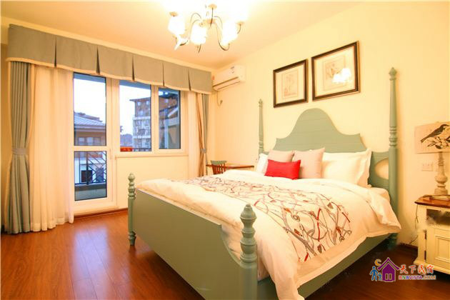 特惠庭院两居室叠墅