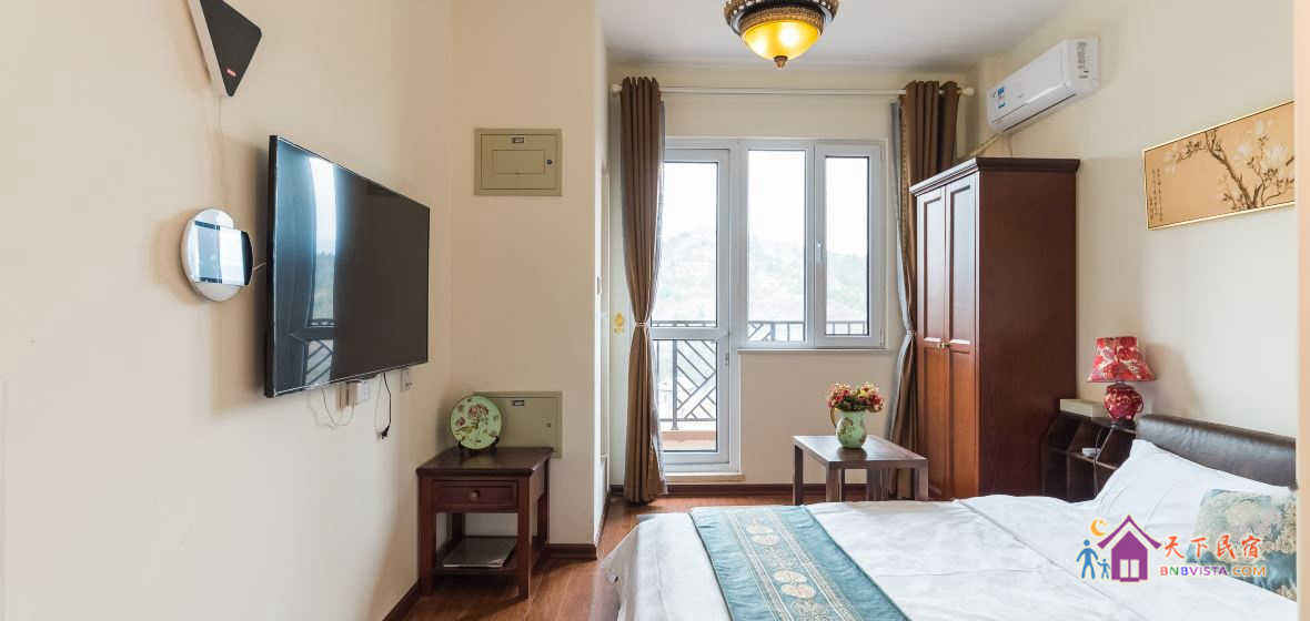 美式现代精品大床房