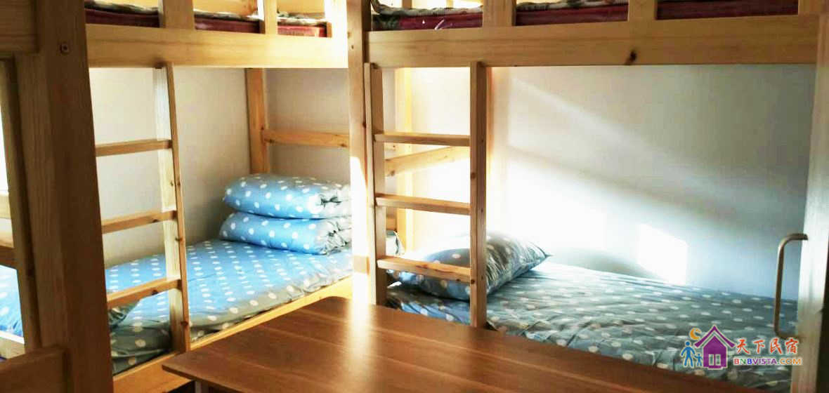 女生4人间床位