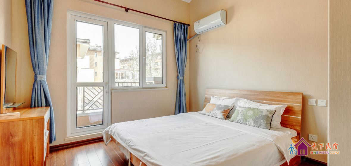 典雅全景双卧叠拼别墅