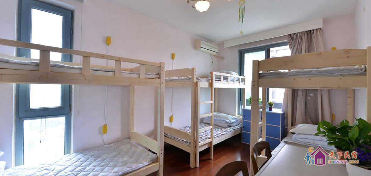 精品男生六人床位间