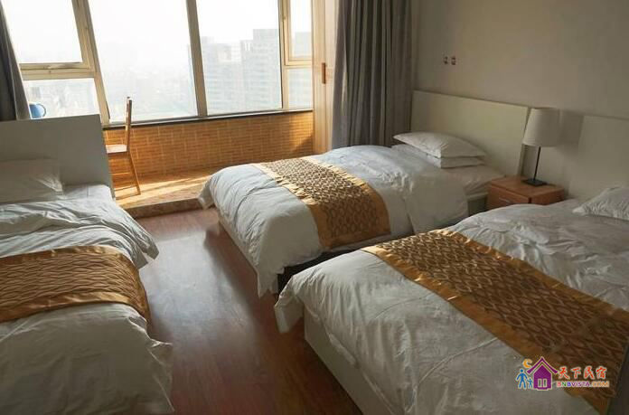 男生三人间(床位)