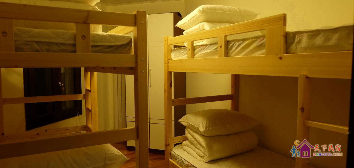 男生四人床位房