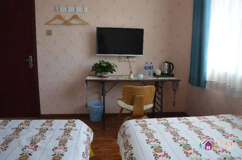 精品阳光双床间