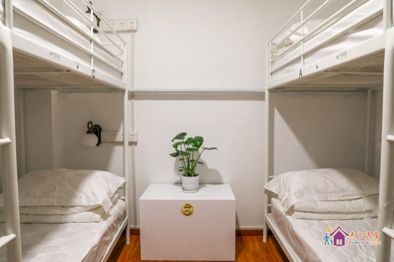 四人间(床位)(公共卫浴)