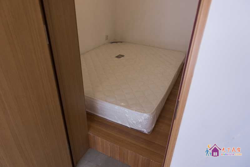 榻榻米大床房(无窗)