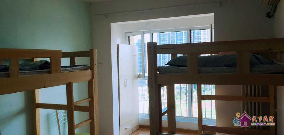 男生四人床位房