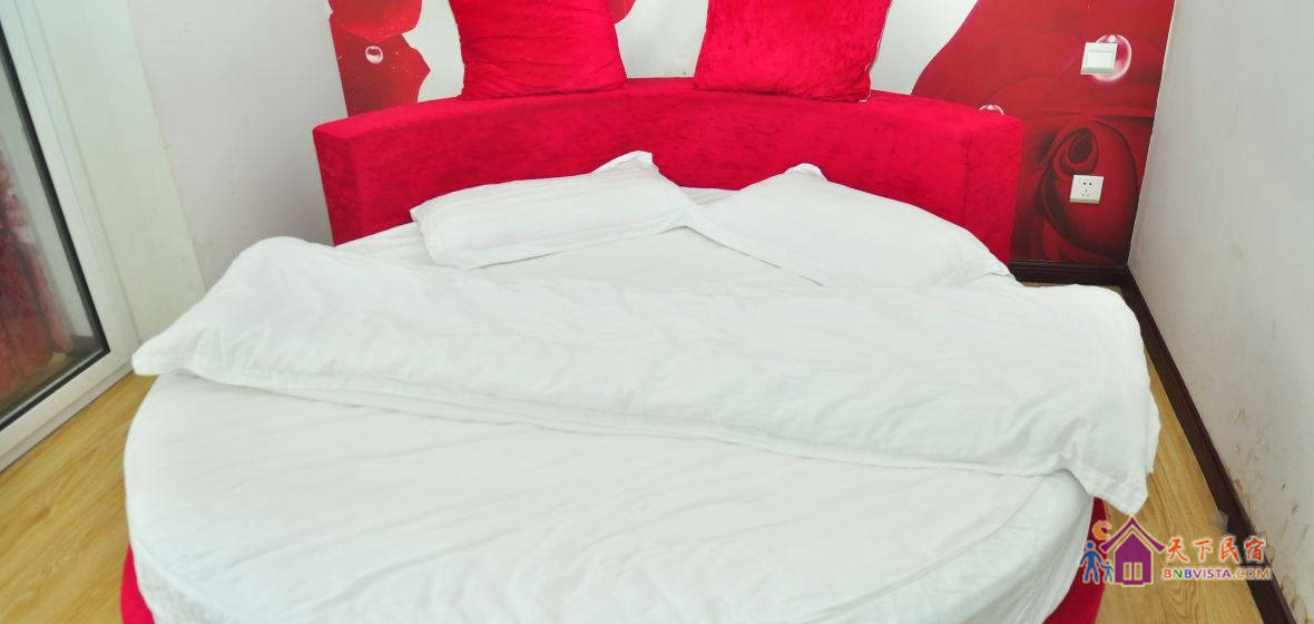 玫瑰之恋圆床房