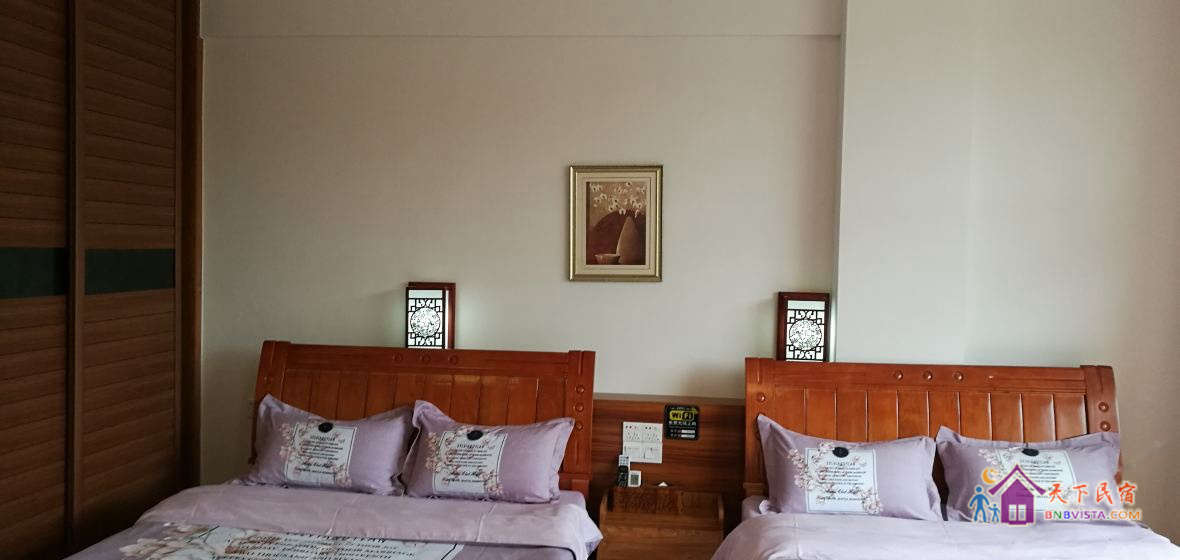 山景阳台豪华双床房