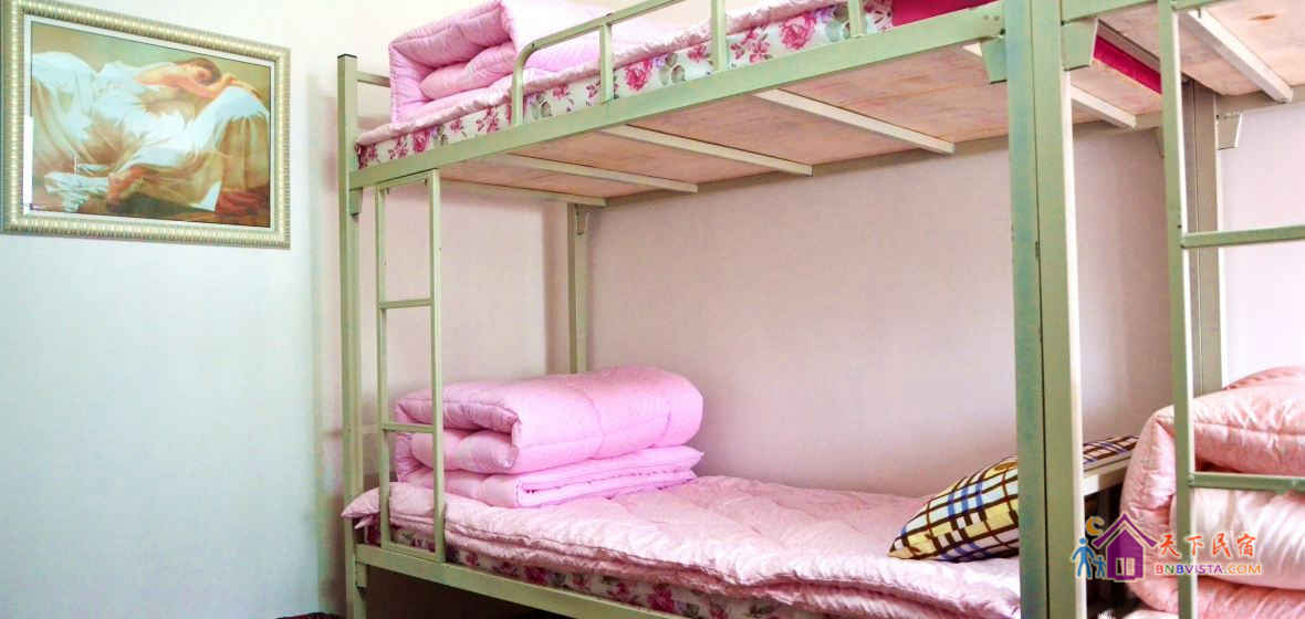 女生床位房