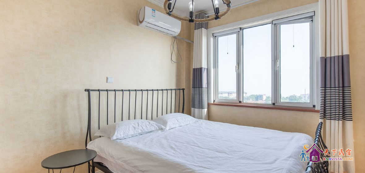 海景八室一厅套房(无窗)