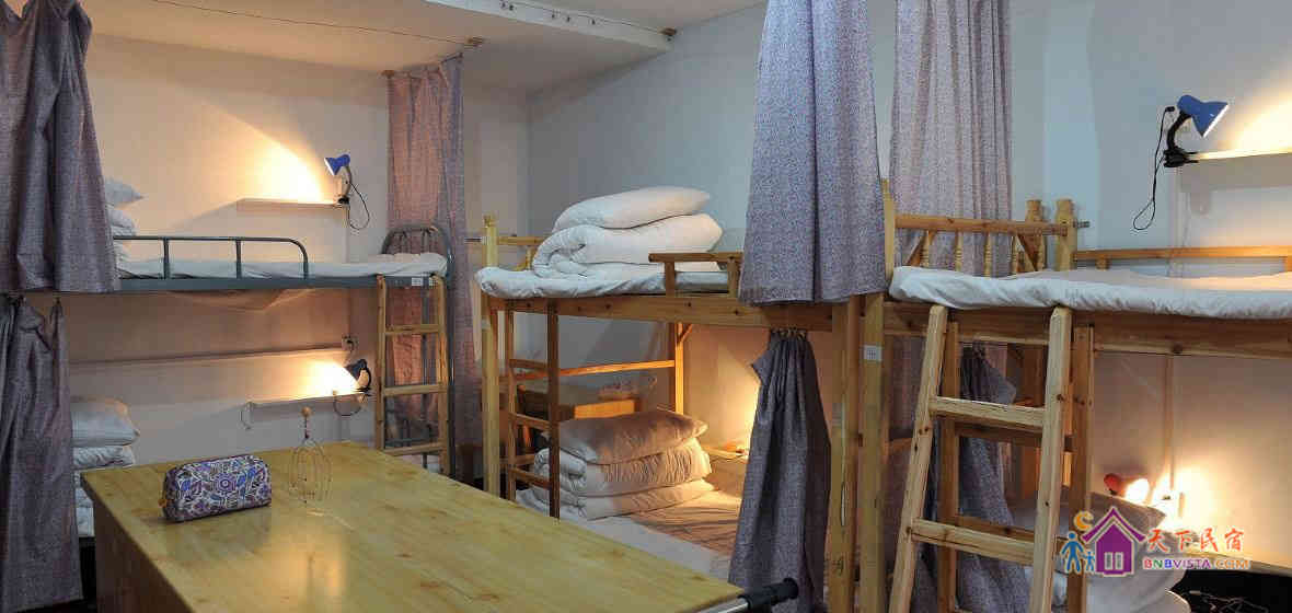 十人混住床位房