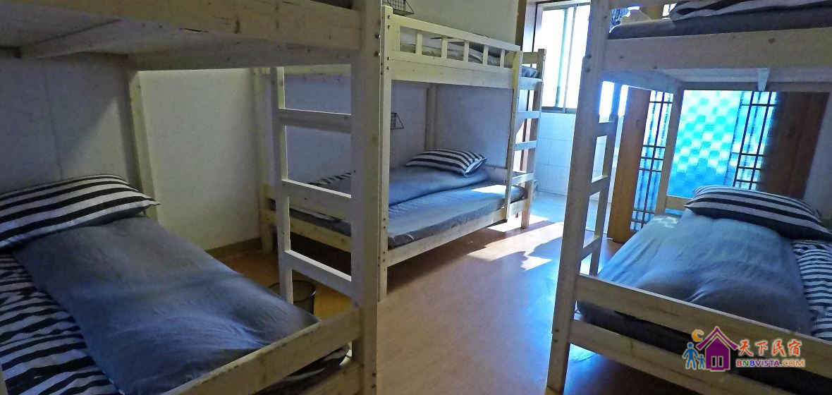 灰色六人间(床位)