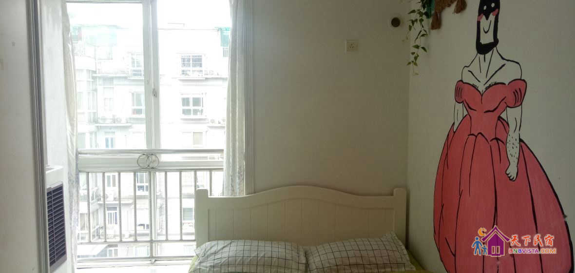 粉红英雄大床房（公共卫浴）