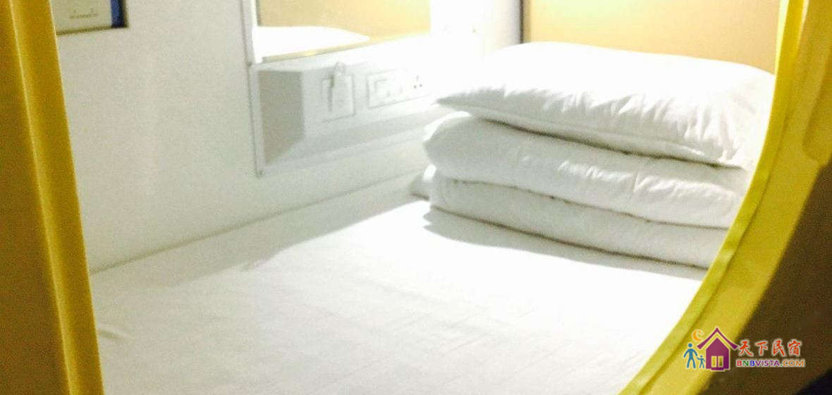 温馨四人舱(床位)