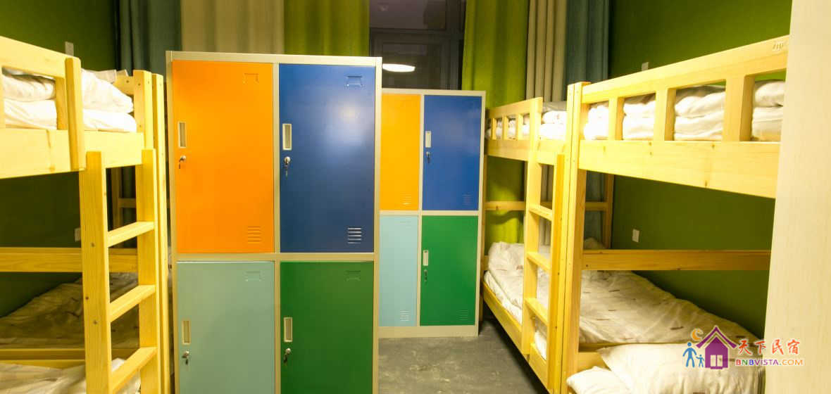 男生八人间(床位)