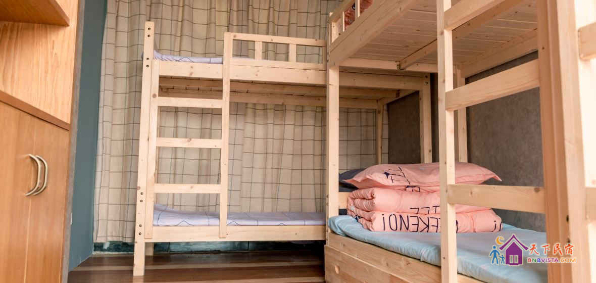 偶然女生6人间床位(公共卫浴)