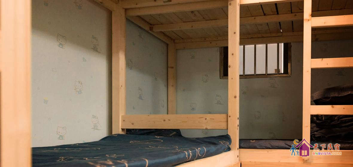 梦想男生4人间床位(公共卫浴)