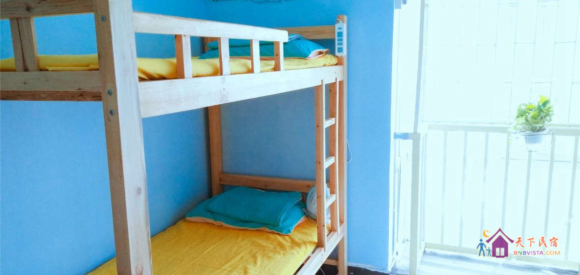 蓝色六人间(床位)(公共卫浴)