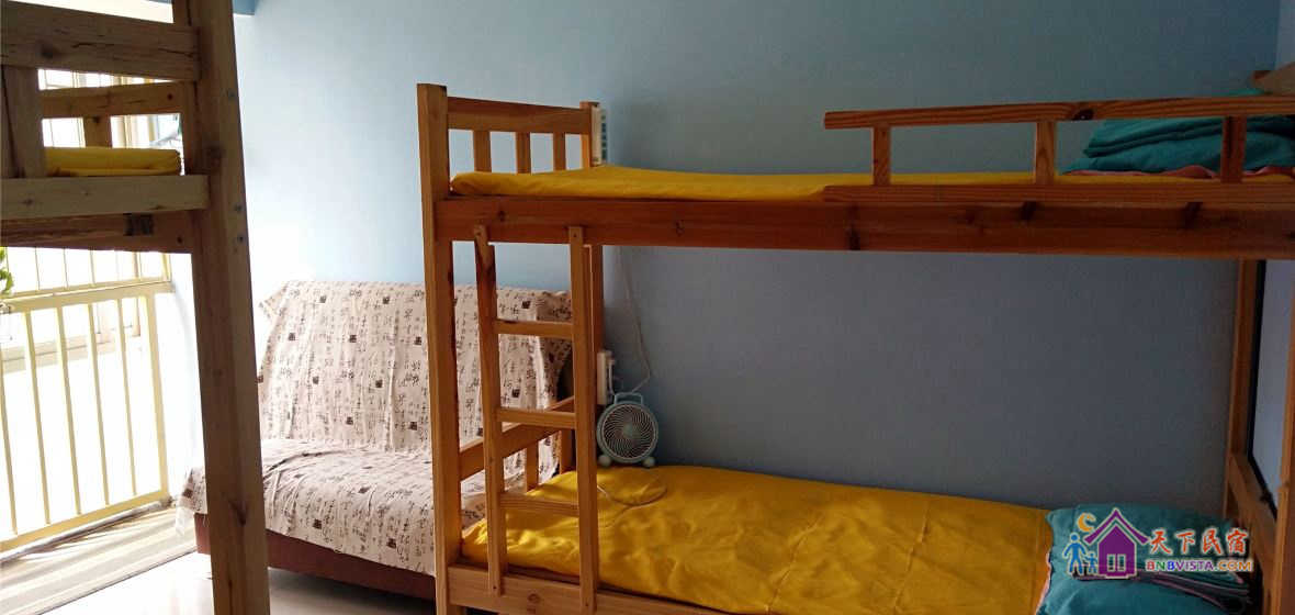 蓝色四人间(床位)(公共卫浴)