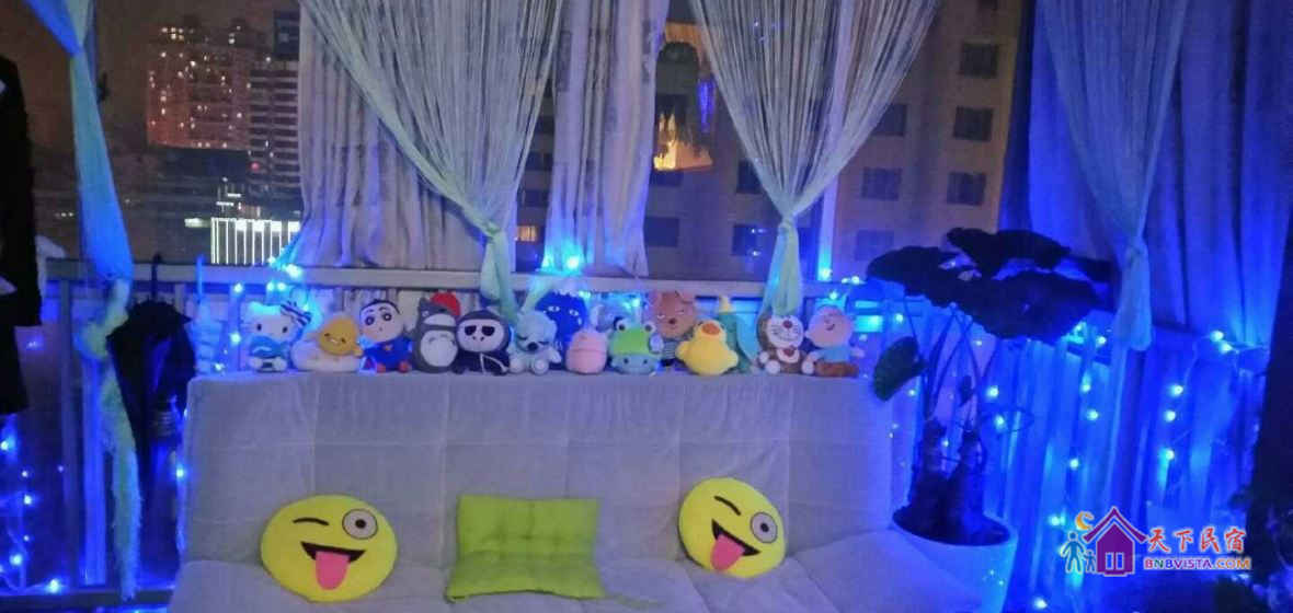 温馨沙发床(床位房)(公共卫浴)