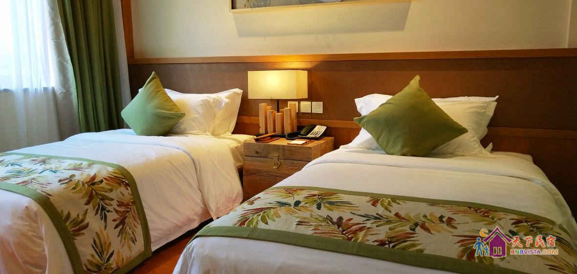 小镇双床房