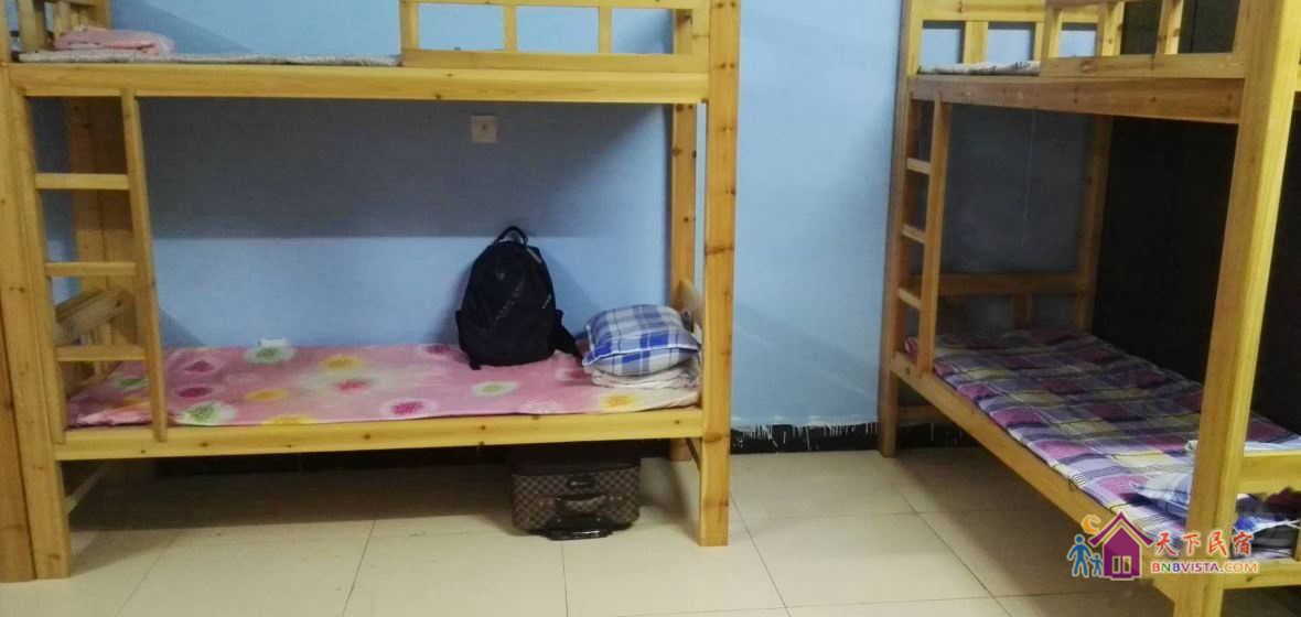 8人间(床位)(公共卫浴)