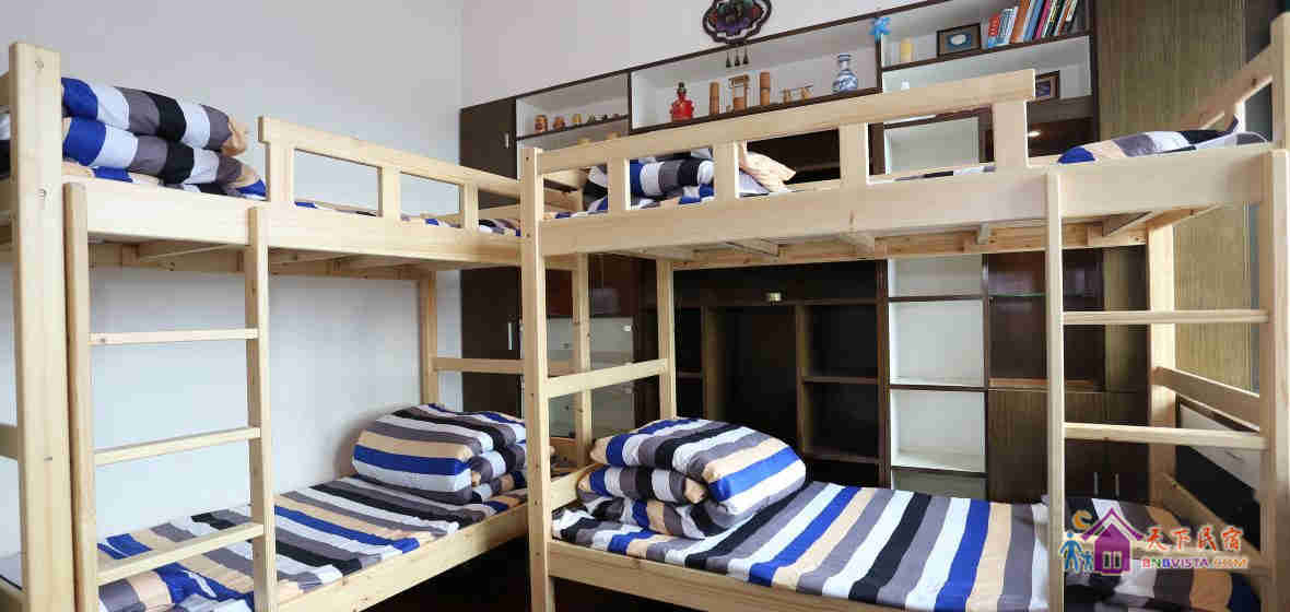 男生四人间(床位)