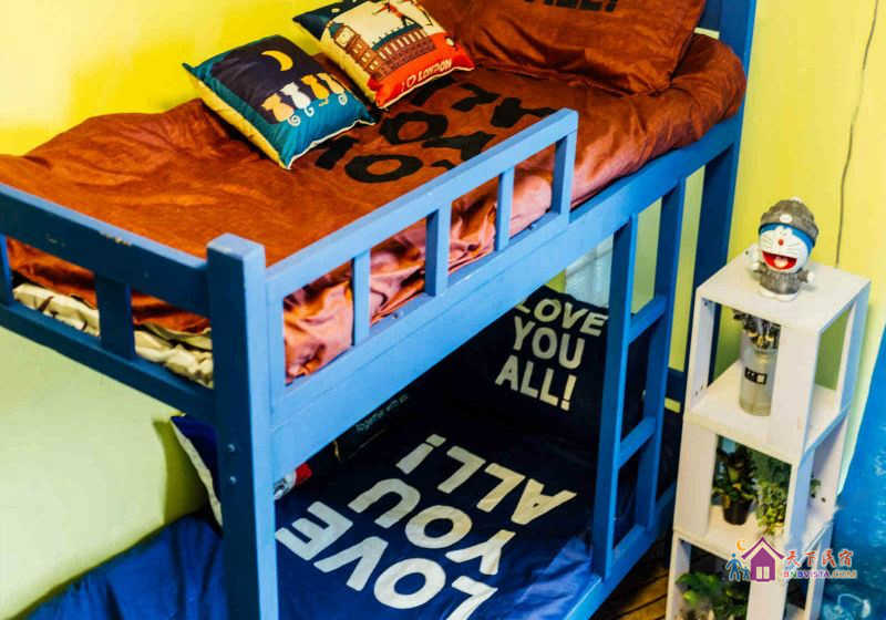 爱晚亭女生8人间