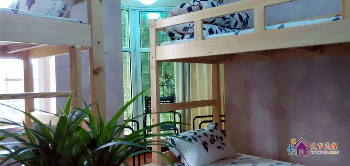 湘遇花园女生六人间床位房