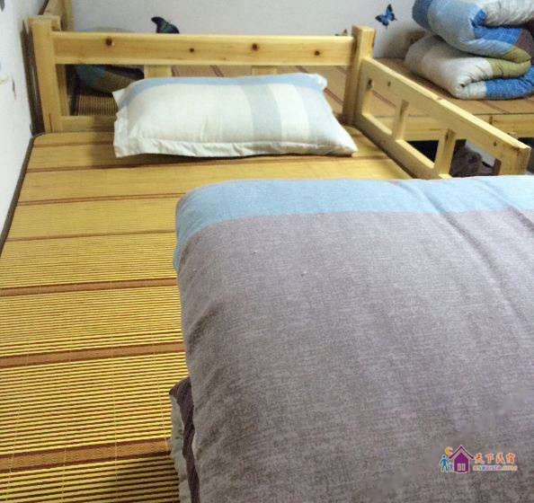 男生六人间床位