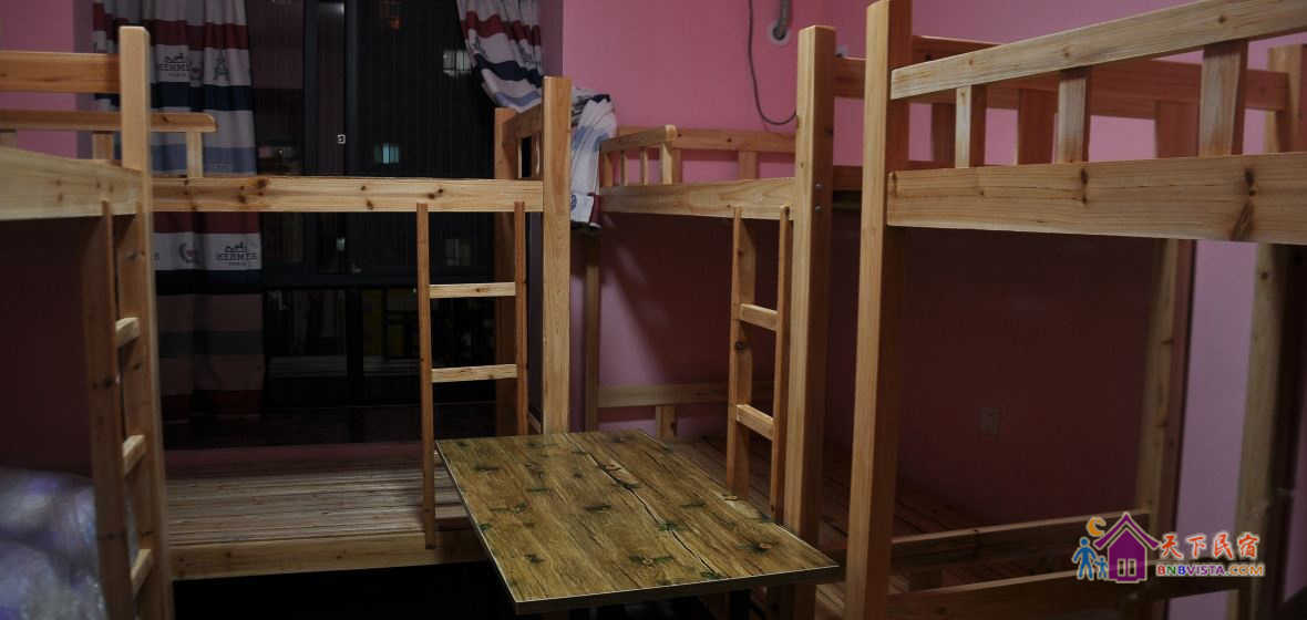 男生八人床位房