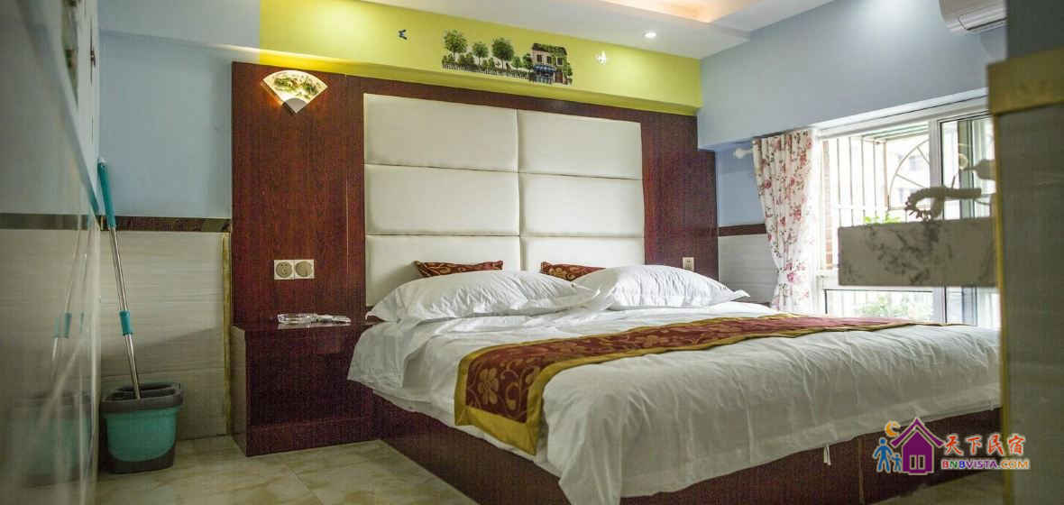 园林美景大床房