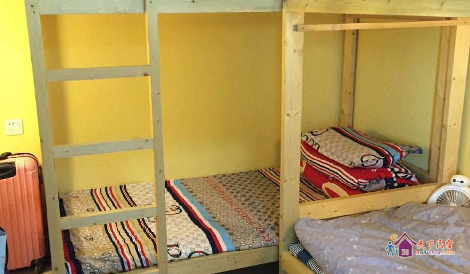 温馨女生六人间(床位)