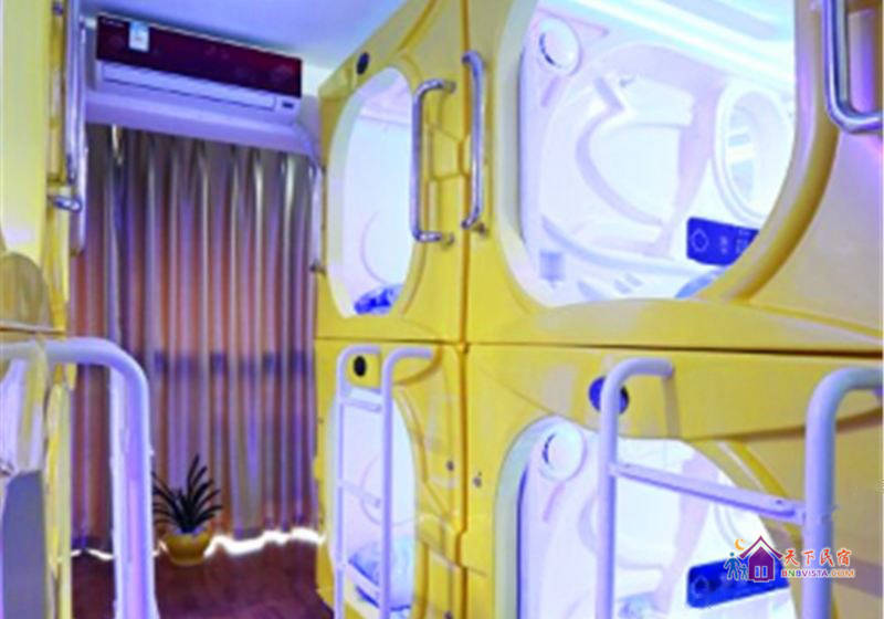 时尚女生床位房