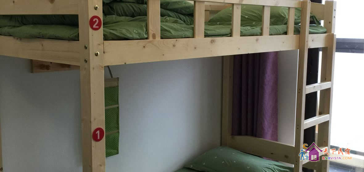 清新男生四人间(床位)