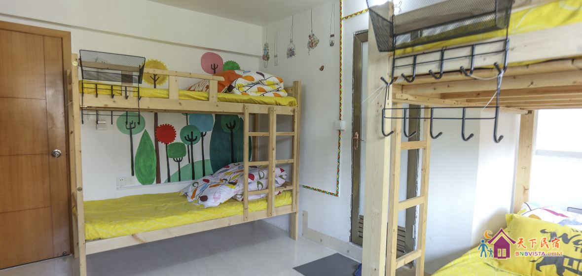 斜杠女生四人间(床位)