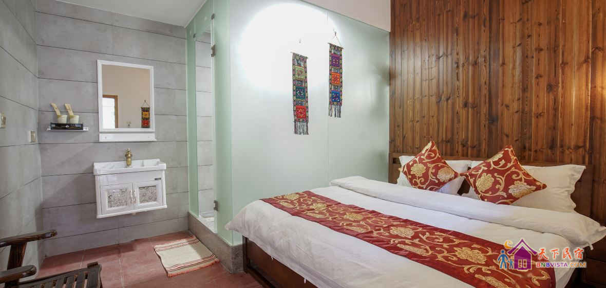 阳光庭院大床房