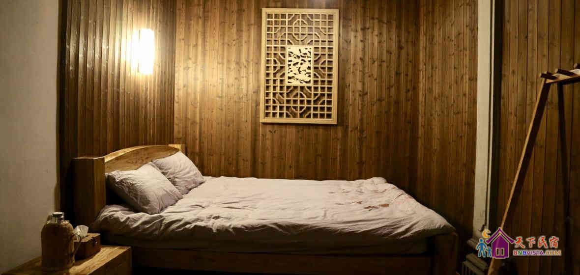 院落大床房（1.8米床）