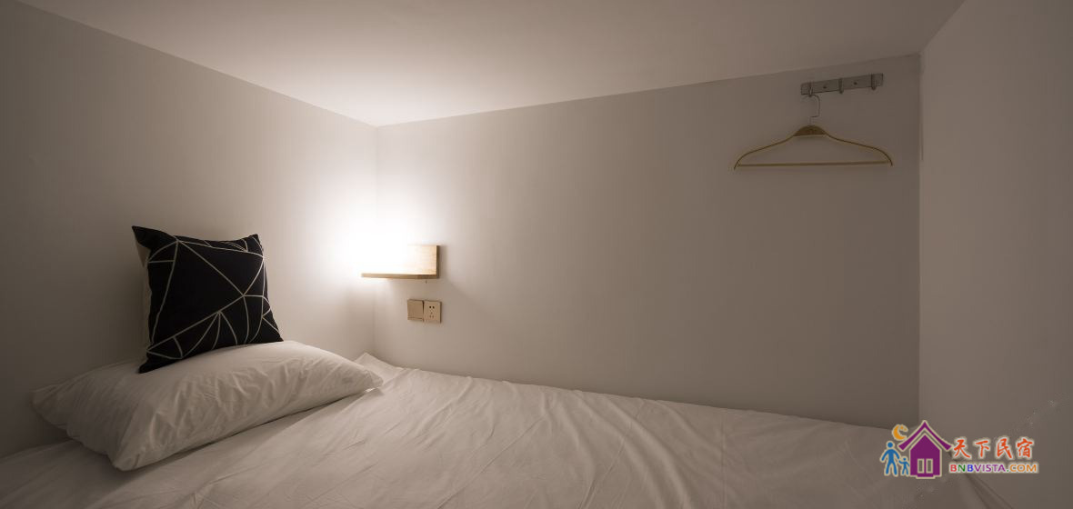 豪华胶囊房(公卫)(床位)