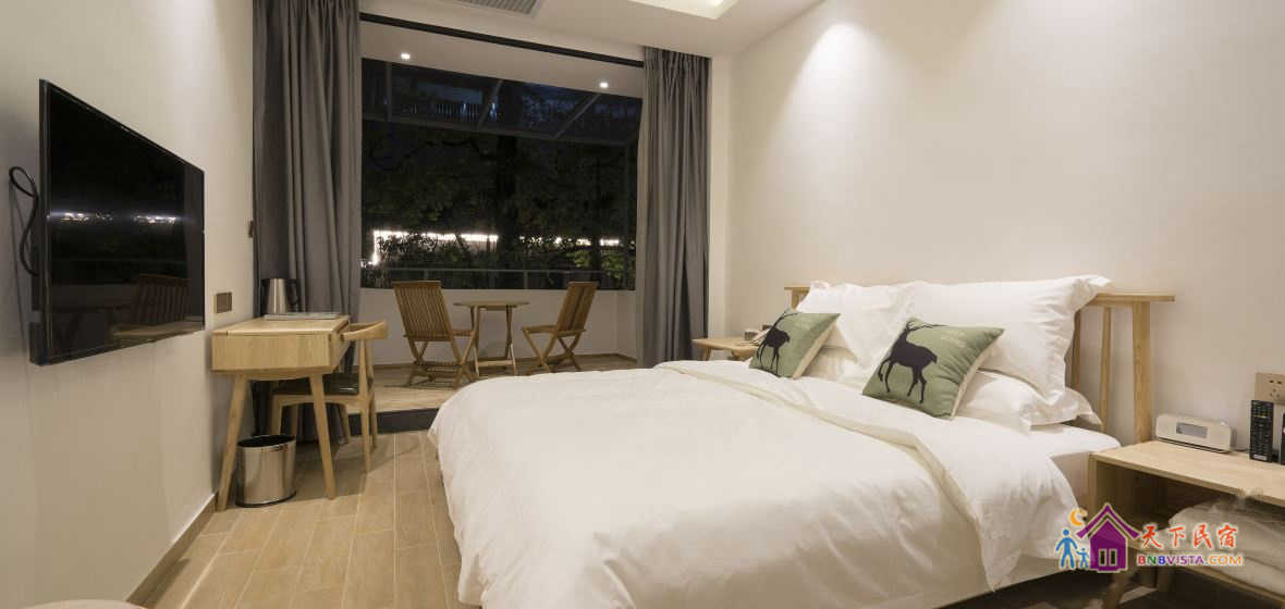 阳台园景大床房