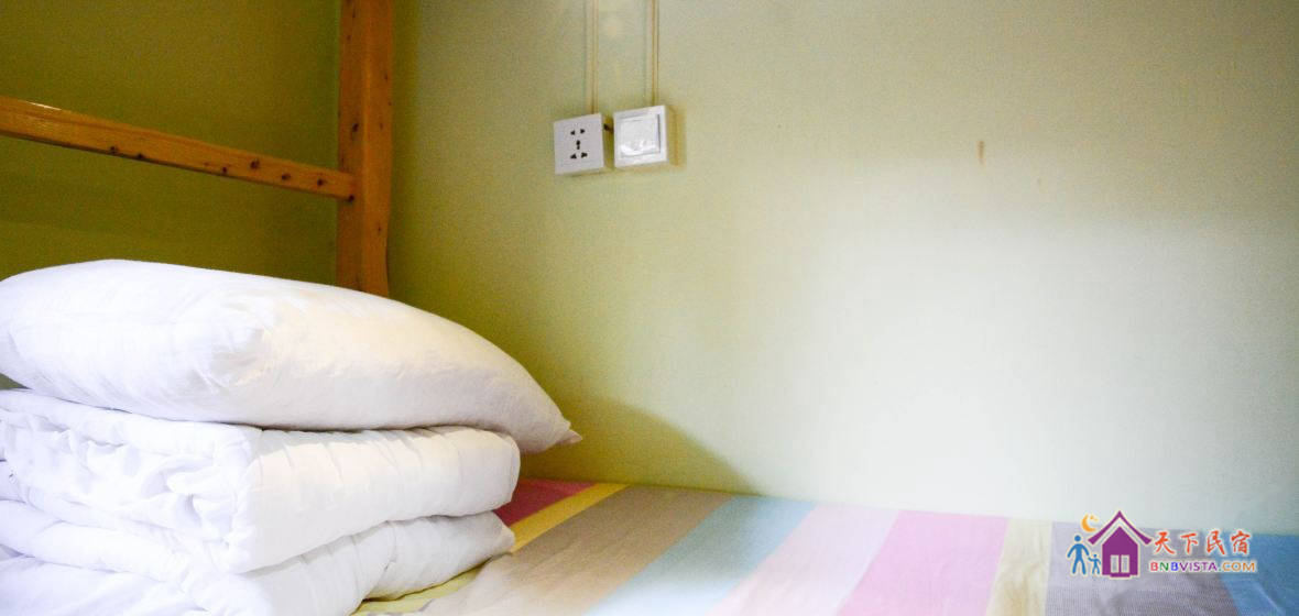 女生空调四人间(公共卫浴)