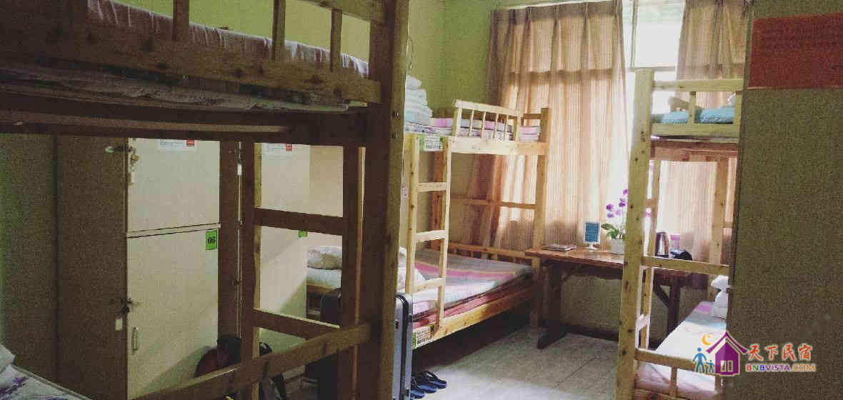 男生房空调6人间(床位)(公卫浴)